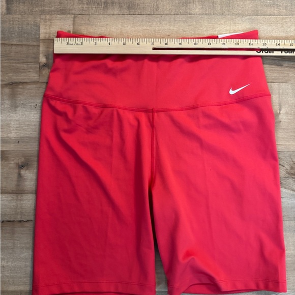 Nike Dri-FIT One Women's Large Pink/Red High-Waisted 7-Inch Biker Shorts - Picture 2 of 10